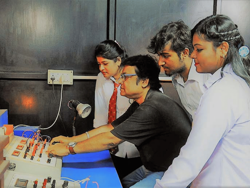 Seacom Engineering College Howrah College Labs photo 8